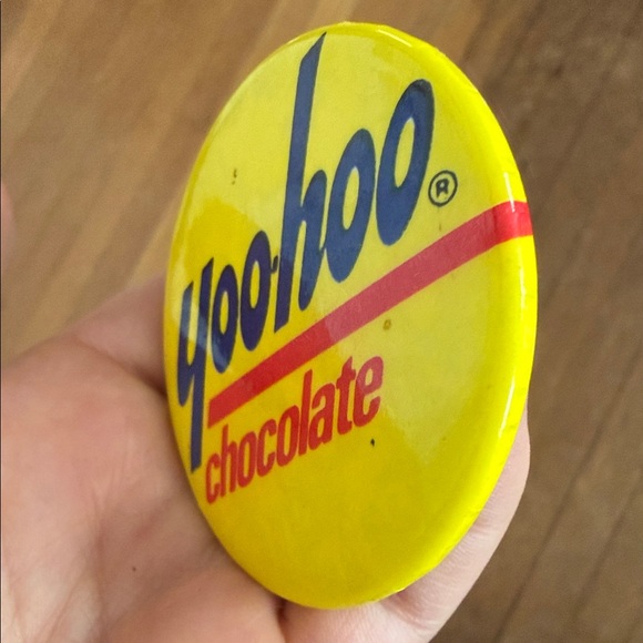 Vintage Yoo-hoo Chocolate Button Pin - Picture 6 of 6